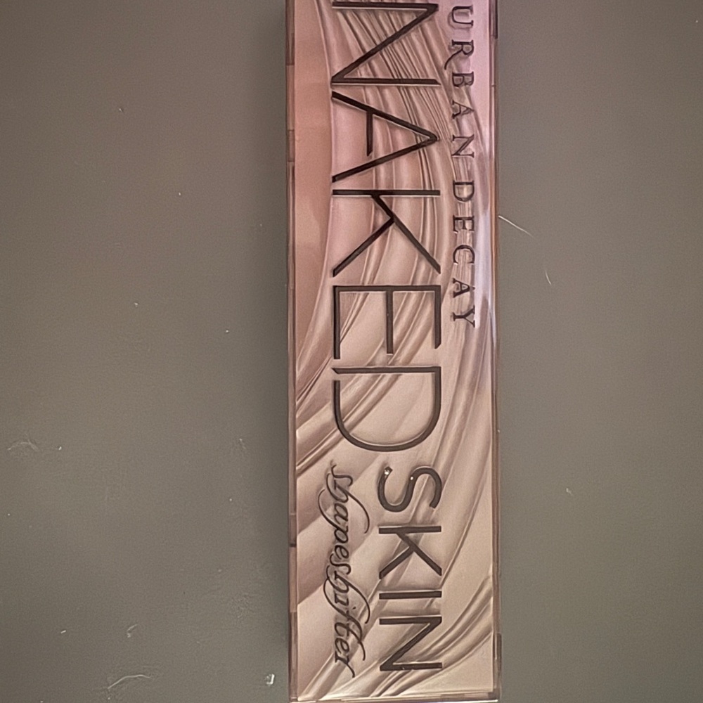 Urban Decay Naked Skin Palette - Elegant Nude Tones - Picture 4 of 4